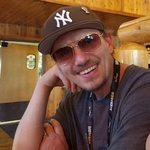 Meet your Posher, Aaron